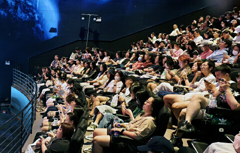 春节档票《飞驰人生3》等新片遭盗摄,枪版资源1元打包出售