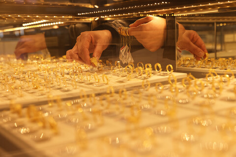 周生生发布检测报告：该批次货品质量完全符合国家相关标准