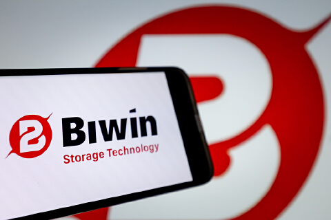 Q1营收业绩激增342%后再加码：佰维存储押注晶圆级封测，打造AI时代“存算一体”新护城河