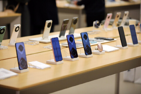 实探手机涨价潮：荣耀、OPPO领涨300元起，小米、华为暂未跟进，千元机加速退场