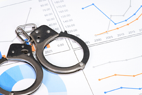 用微信发暗号！华泰资管前投资经理因“老鼠仓”被判刑5年、罚款2100万