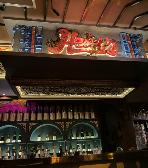 海伦司小酒馆痛失中文名，市值跌超9成，遍地bistro生意不好做